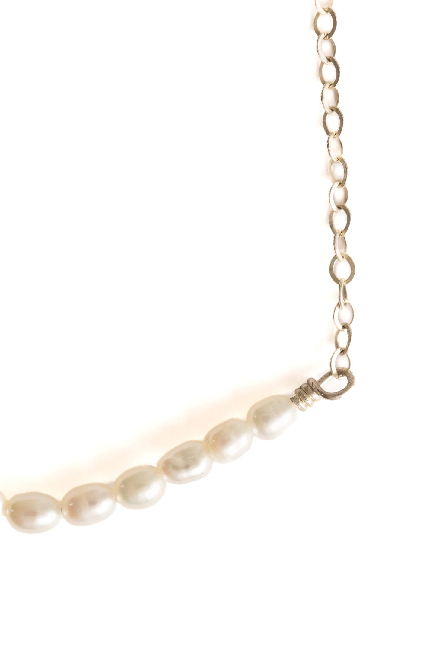 Mini Pearl Bar Necklace 16"