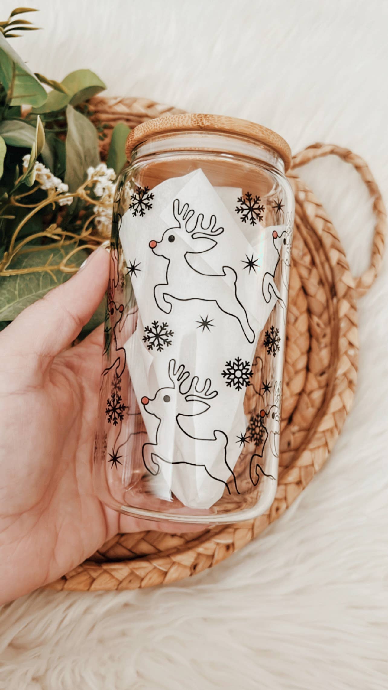 Christmas Reindeer 16 oz Glass Cup with Bamboo Lid: Clear