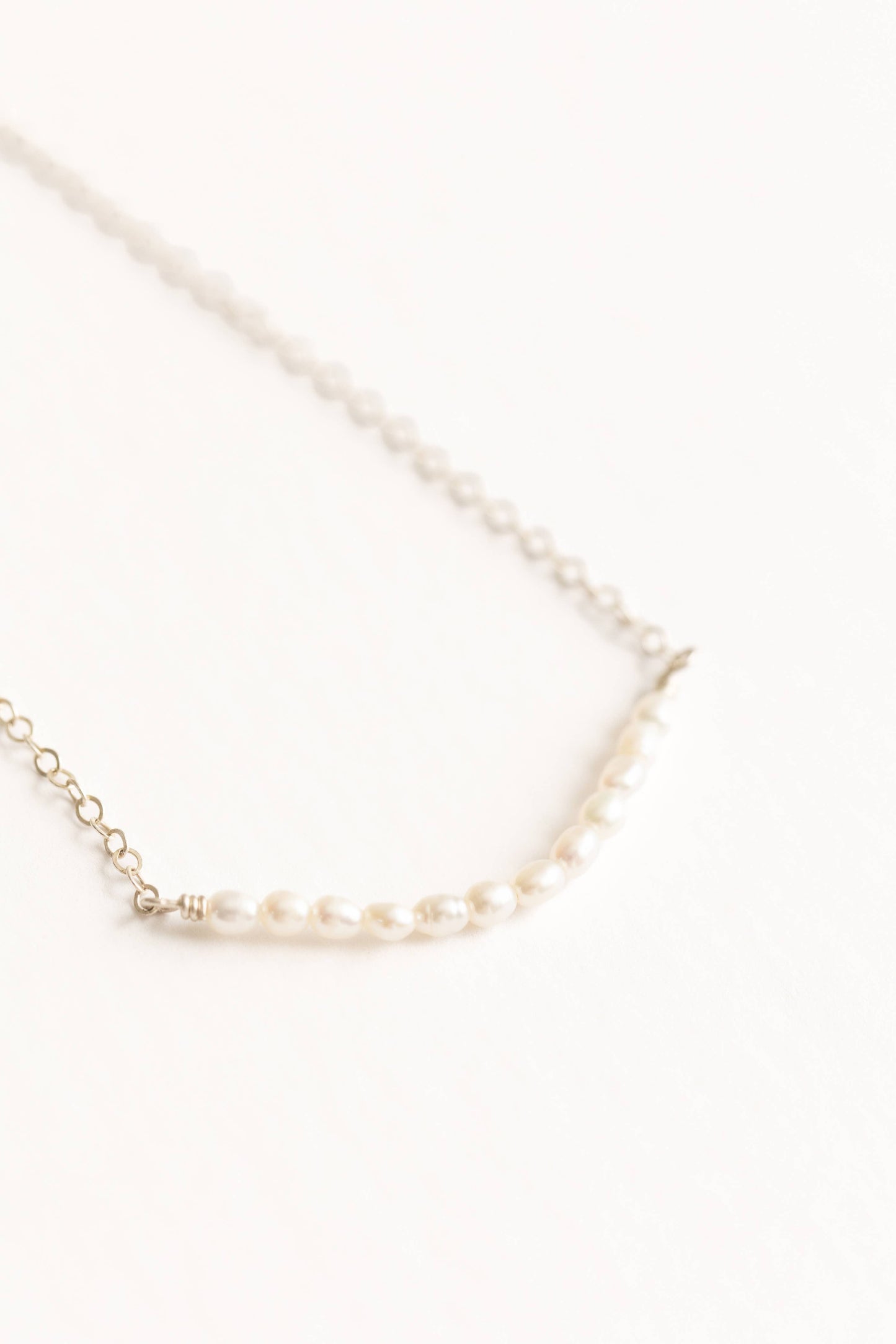 Mini Pearl Bar Necklace 16"